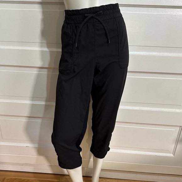 lululemon athletica Pants - Lululemon Beyond the Studio Crop Pant Size 12 Black $128